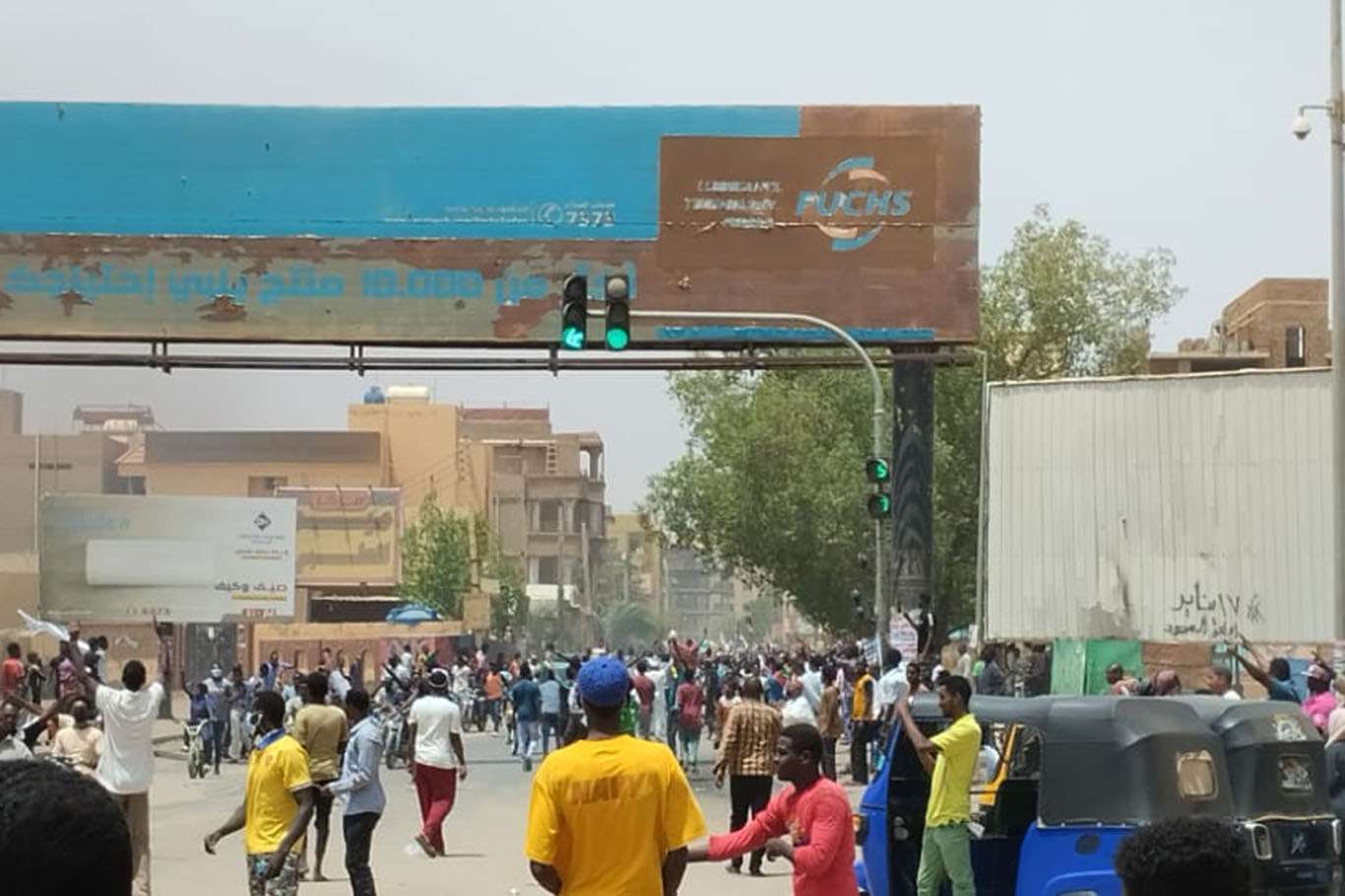 مقتل 9 أشخاص وإصابة المئات في احتجاجات مناهضة للمجلس العسكري في السودان